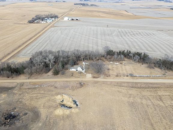 3rd image of 47608 300th St