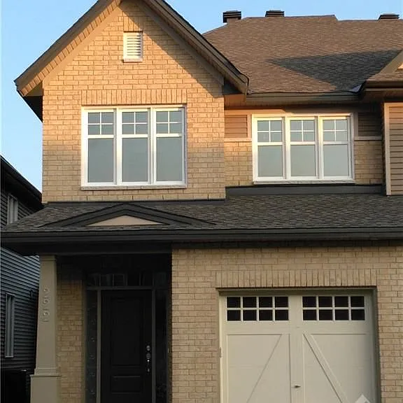 222 Fergus Cres — Photo 1