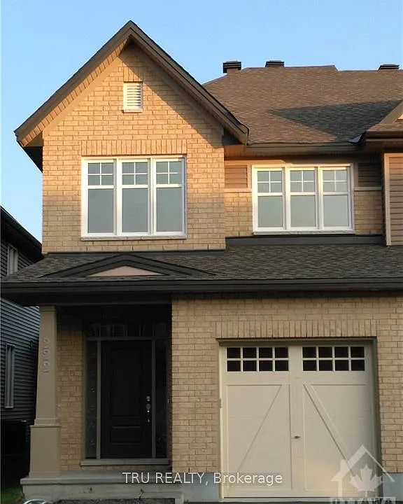222 Fergus Cres