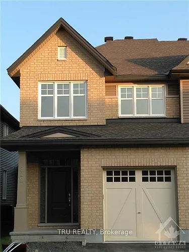 222 Fergus Cres Photo 1
