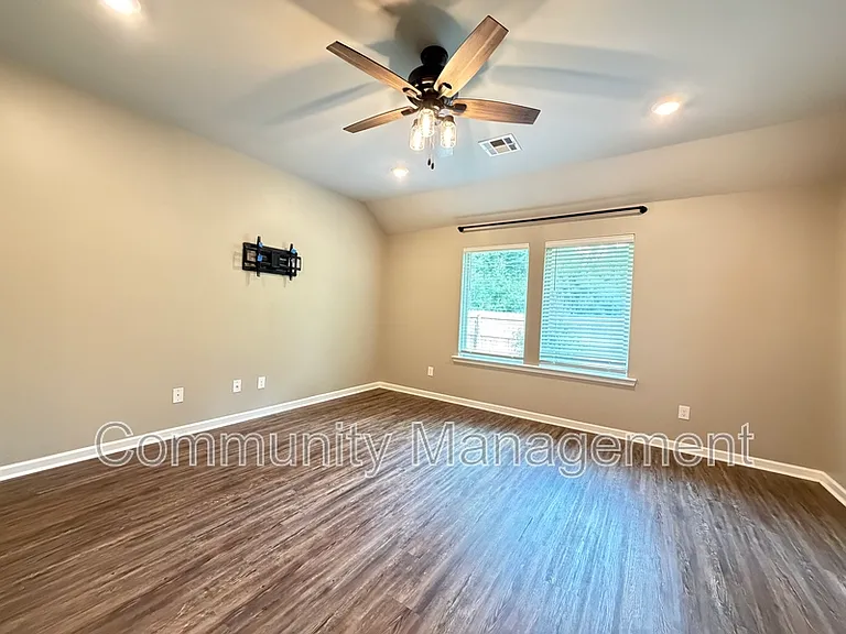 30891 Clearview Ct — Photo 4