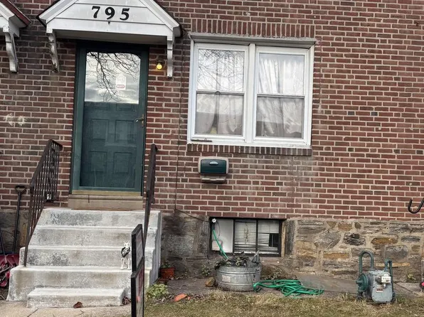 795 3rd Ave, Bristol, PA 19007