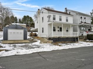 28 W Donaldson St, Tremont, PA 17981