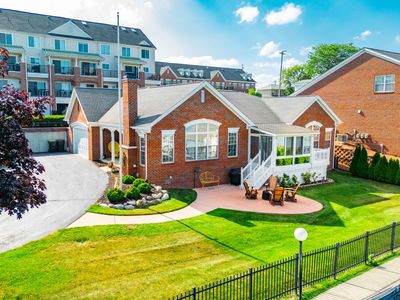 80 West Rd, Trenton, MI, 48183