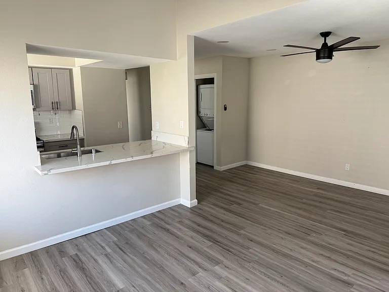 2518 England St #5 — Photo 8