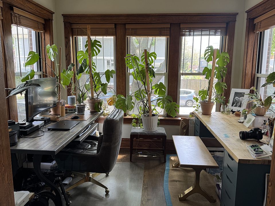 1st image of 1706 W Byron St #1