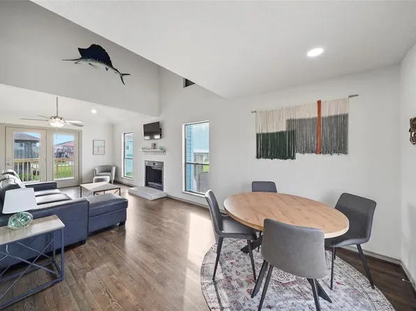 4126 San Jacinto Drive, Galveston, TX 77554