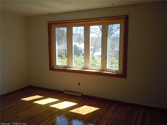 3rd image of 49 Elaine Dr