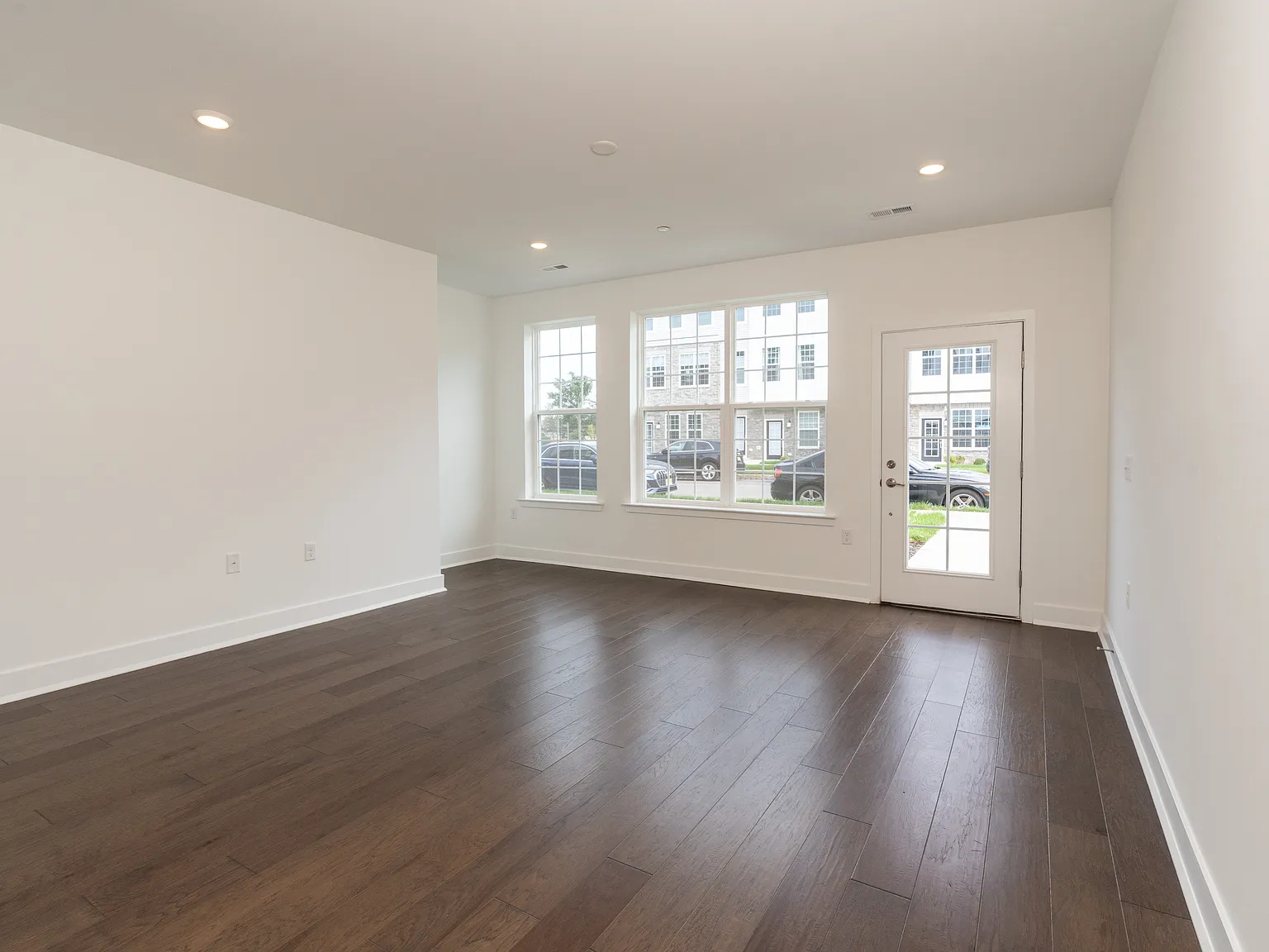 2 bed, 1323 sqft, $2,800 — Photo 4