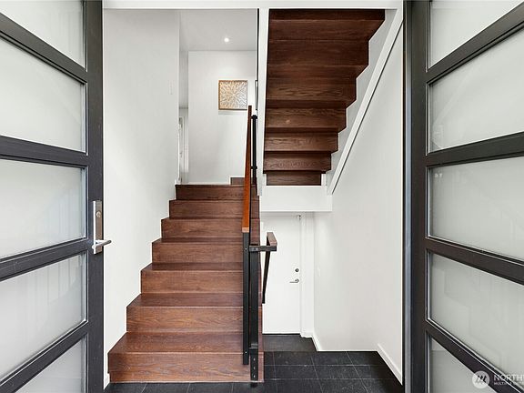 4th image of 105 Big Bear Place NW