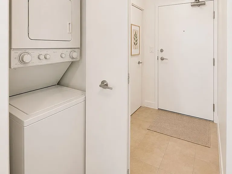 381 Front St W #705 — Photo 13