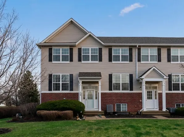 2261 Beresford Dr, Yorkville, IL 60560