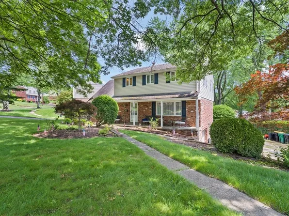 1509 Holly Hill Dr, Bethel Park, PA 15102
