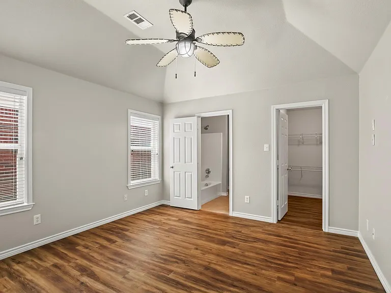 9005 Stewart St — Photo 5