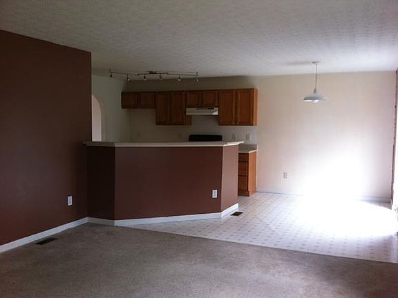 2nd image of 117 Longwood Crossing Blvd