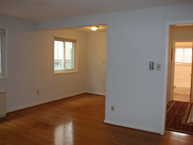 Ballston Gardens — Photo 25