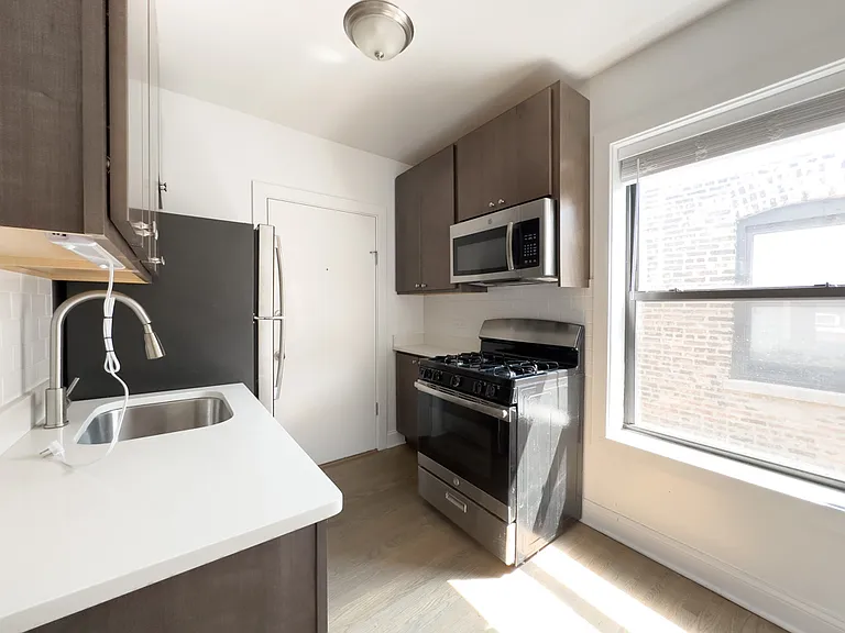 2641 N Spaulding Ave #W4 — Photo 3