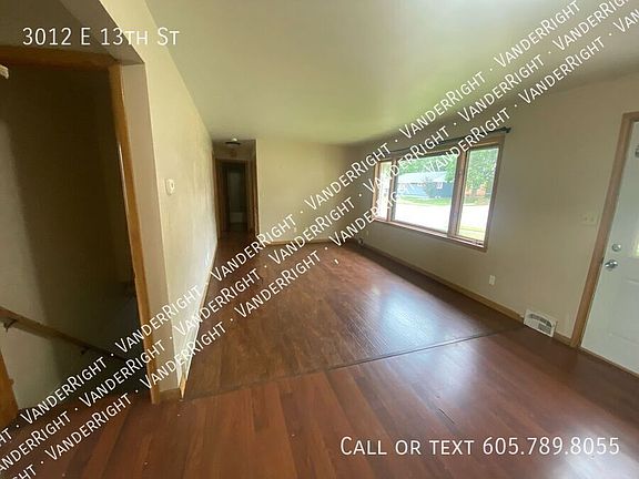 4th image of 3012 E 13th St