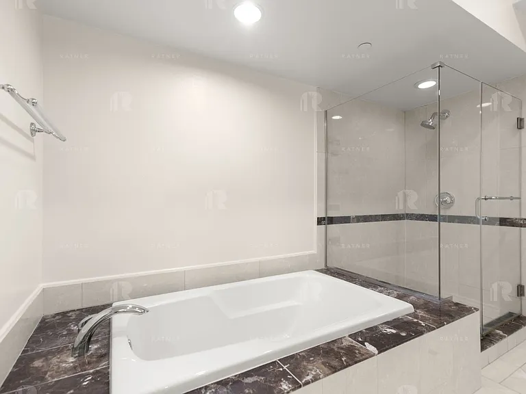 5056 Laurel Canyon Blvd — Photo 10