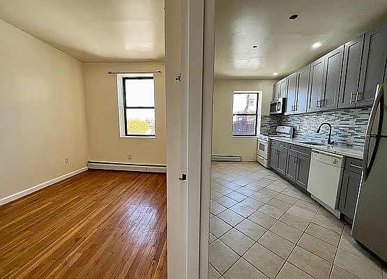 2nd image of 1289 Fulton St #1R