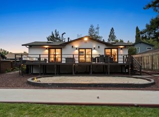 4 Palm Circle Rd, Redwood City, CA 94062