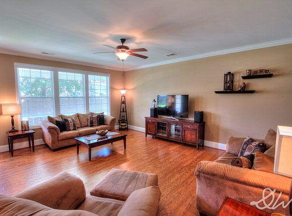 3rd image of 297 Lagavulin Dr