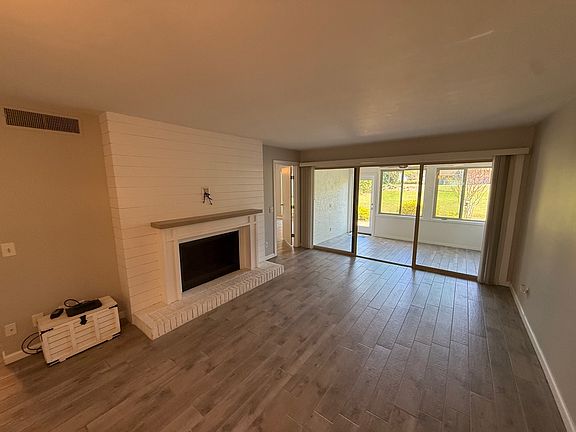 2nd image of 4300 Bay Point Rd #481