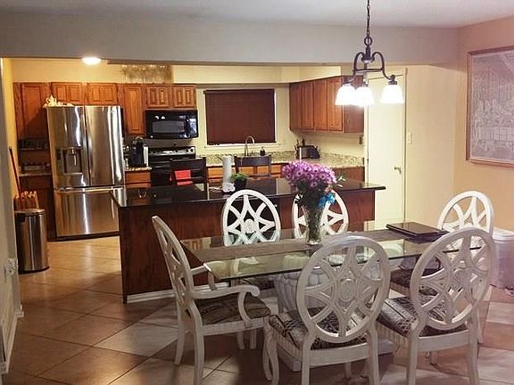 4th image of 402 Barton Dr