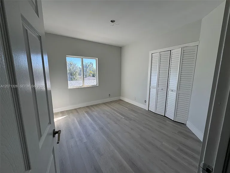 5736 Tyler St — Photo 11