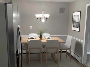 10 Towpath Rd, Levittown, PA 19056