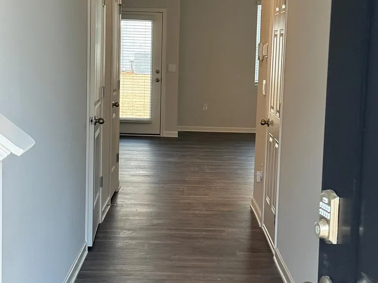 2 Sweetspire Dr — Photo 2