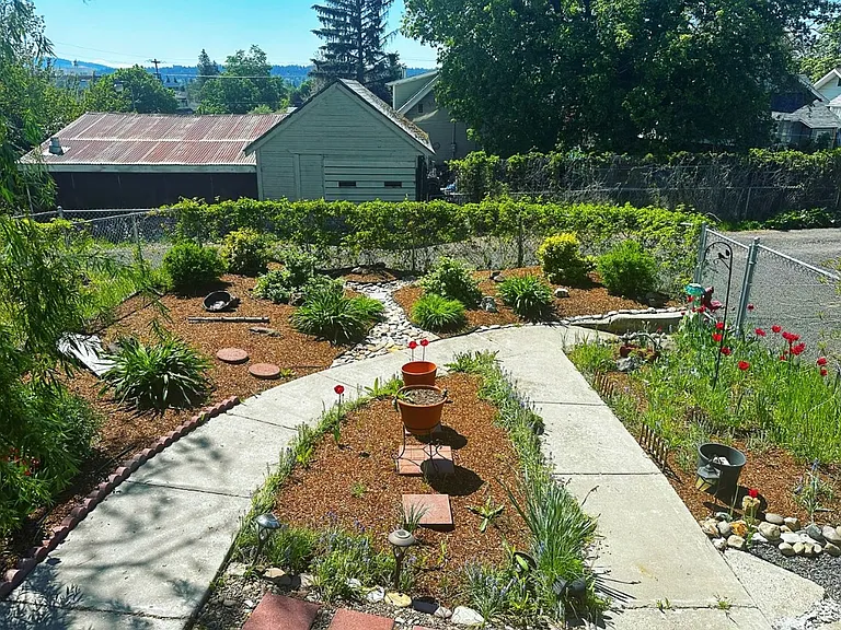 1212-1214 E Illinois Ave — Photo 10
