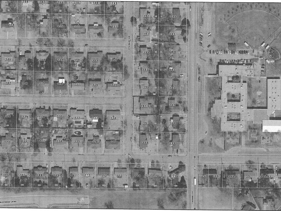 2nd image of 901 Stewart Dr