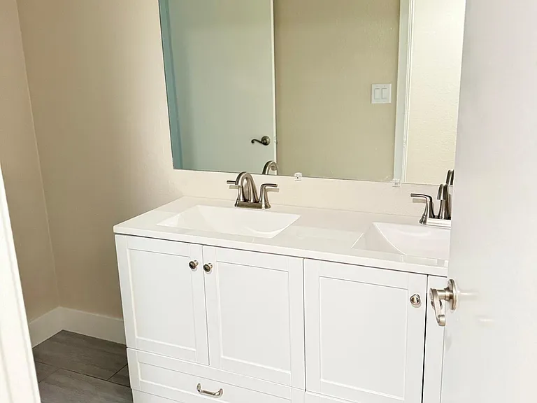 2311 E Hartford Ave #10 — Photo 1