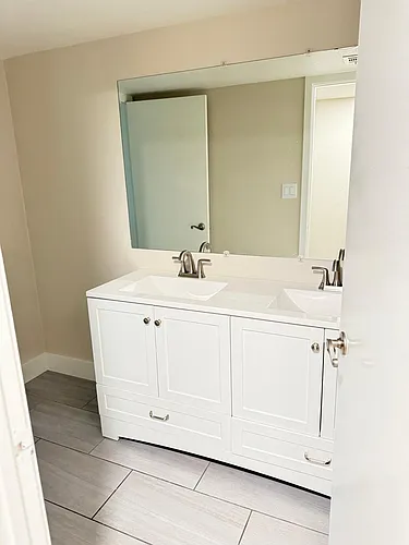 2311 E Hartford Ave #10 Photo 1