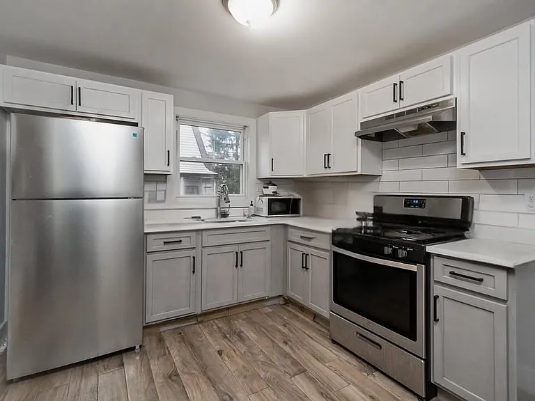 467 Fairview Ave #1 — Photo 3