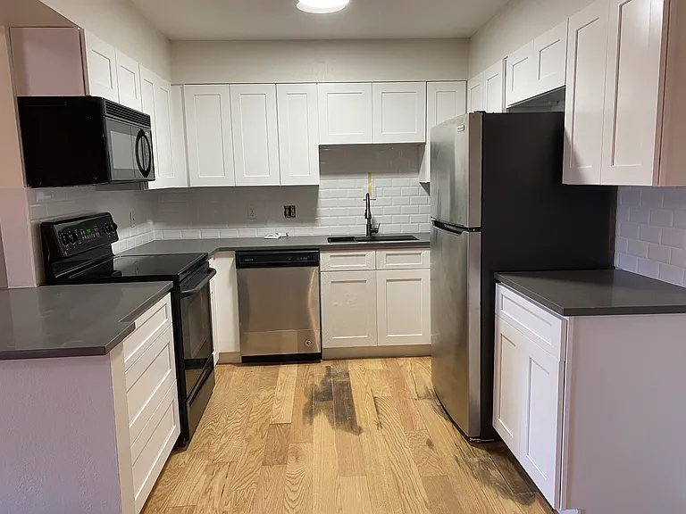 427 Wright St #302 — Photo 7
