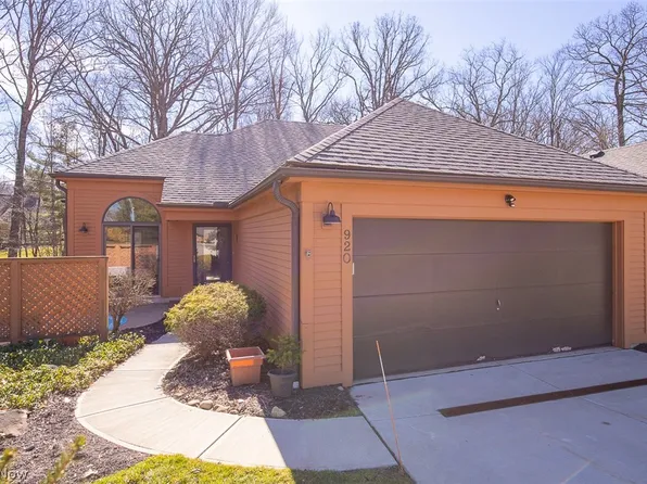 920 Hemlock Ln, Northfield, OH 44067