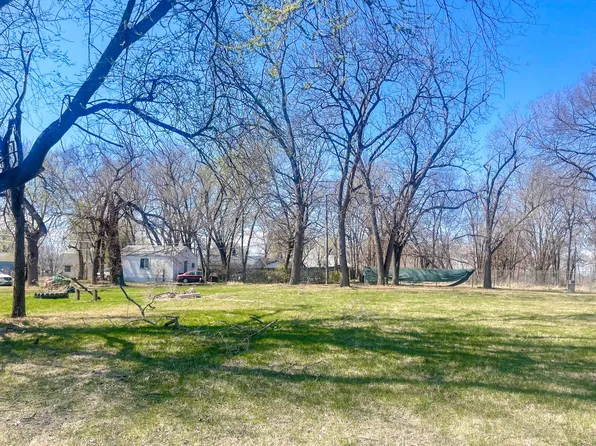 9-12 Larison Pl, Des Moines, IA 50317