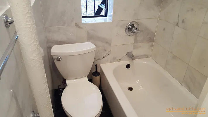 Rented by aptsandlofts.com | media 50