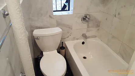 Rented by aptsandlofts.com