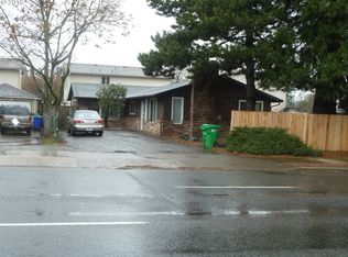 9617 SE Woodstock Blvd, Portland, OR