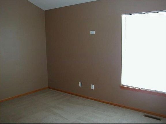 5th image of 5020 Holly Ln N Unit 1