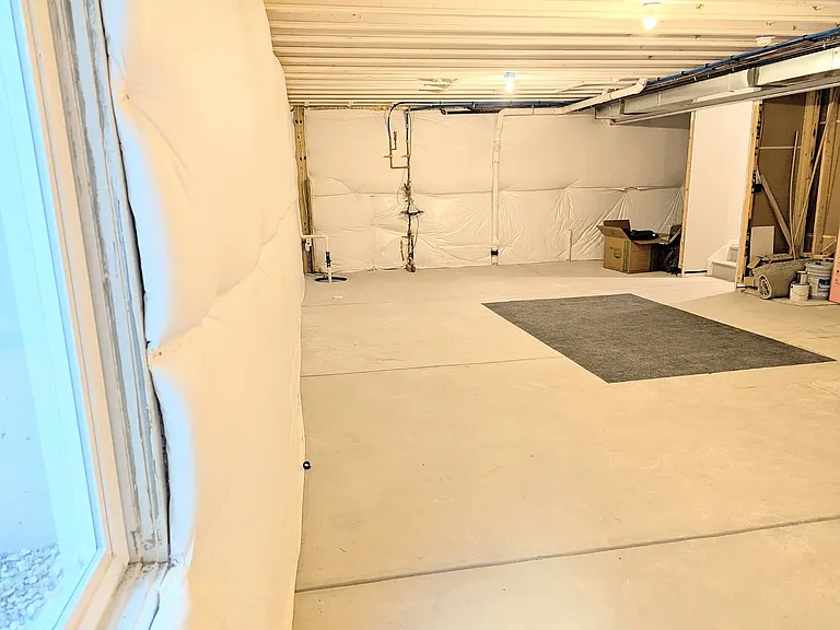 387 Courtfield Way — Photo 10