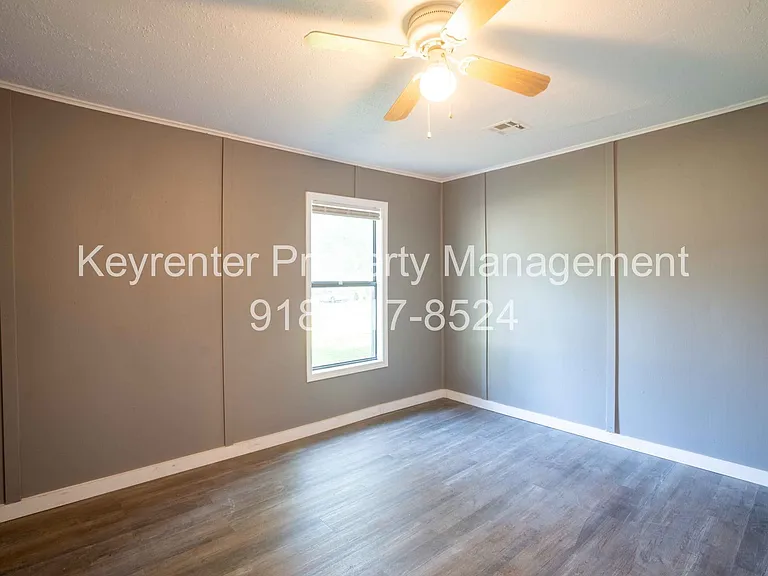 419 E Pine St — Photo 11
