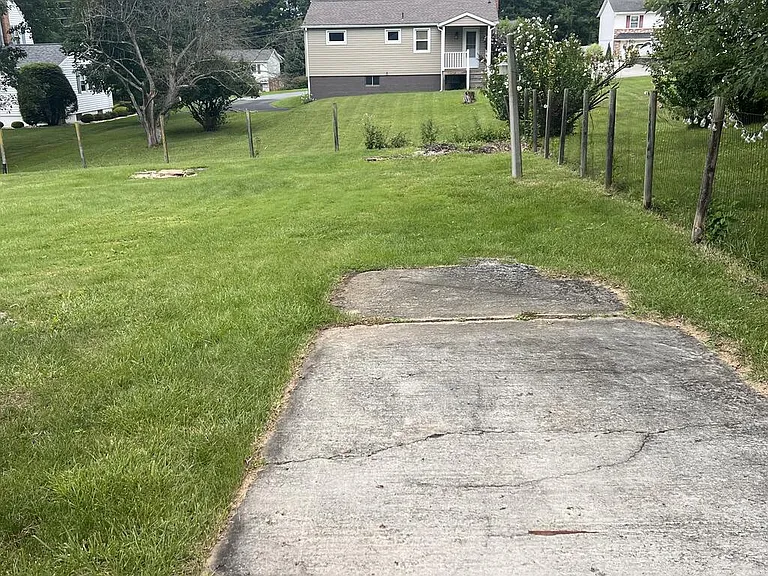 138 Work Dr — Photo 37