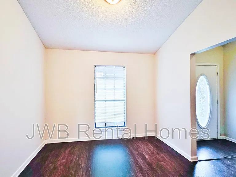11628 Harts Rd — Photo 4