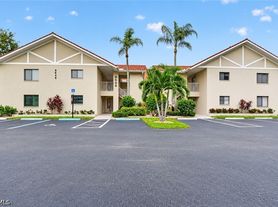 9648 Windsor Gardens Ln, Fort Myers, FL