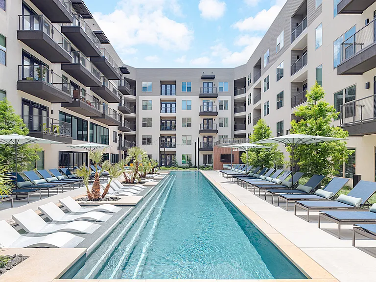 The Flats at River North — Photo 4