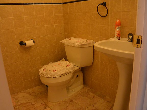 5th image of 71 Wakefield Cir